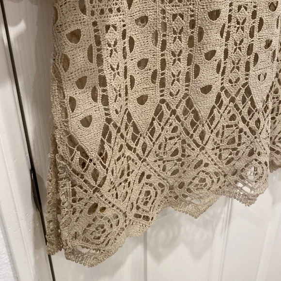 3/$15 Womens Tan Lace Tunic Top - Picture 3 of 7